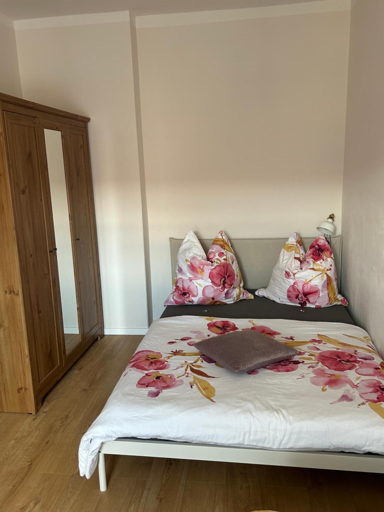 Schoene Neue 4 Zimmer Wohnung Mit Sued-Balkon Bis 8 Personen Naumbourg Extérieur photo